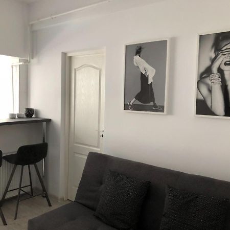 Staycity Modern Apartment Bucharest Exterior photo